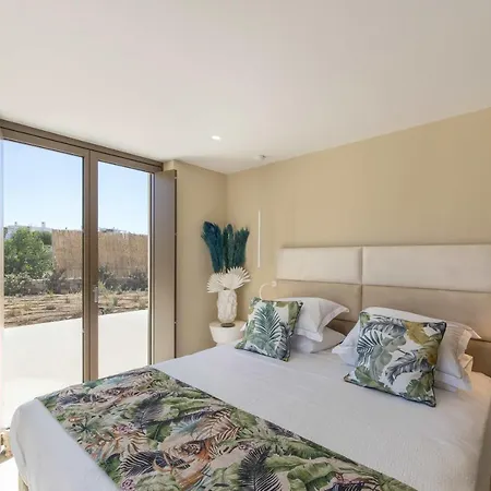 Nuovo Paros-property Of 2 Sustainable Luxury Hriszí Aktí