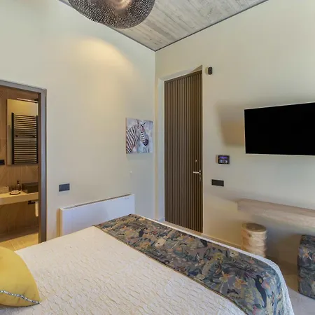 Nuovo Paros-property Of 2 Sustainable Luxury * Hriszí Aktí